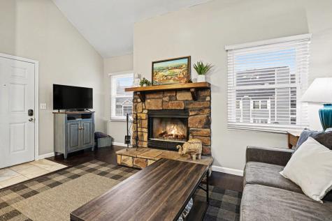 1527 N Oakhill Drive South Bend IN 46637