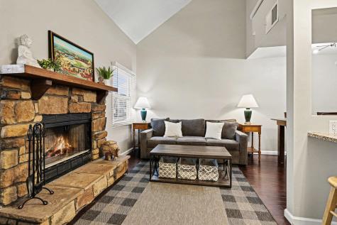 1527 N Oakhill Drive South Bend IN 46637