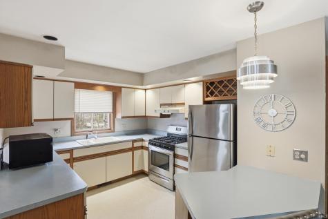 9715 Woodland Ridge East Fort Wayne IN 46804