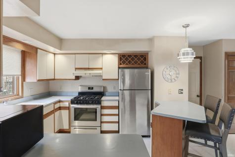 9715 Woodland Ridge East Fort Wayne IN 46804