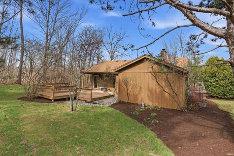 9715 Woodland Ridge East Fort Wayne IN 46804