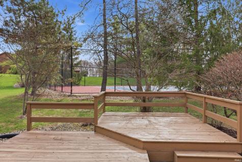9715 Woodland Ridge East Fort Wayne IN 46804