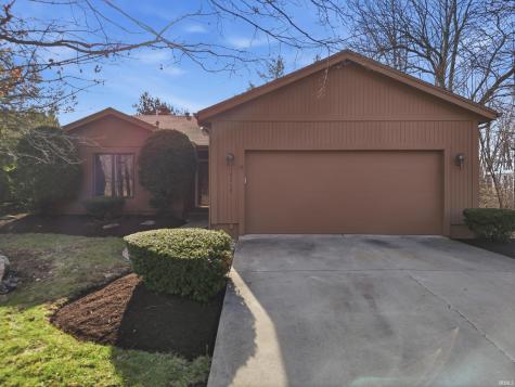 9715 Woodland Ridge East Fort Wayne IN 46804