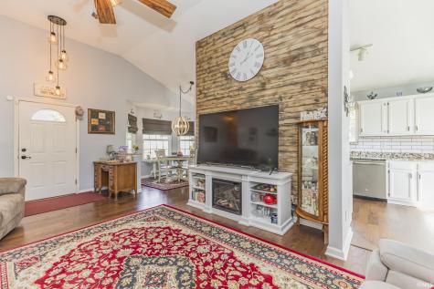4908 W Churchill Court Muncie IN 47304