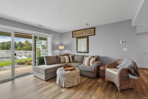 1725 Colonial Drive Rochester IN 46975