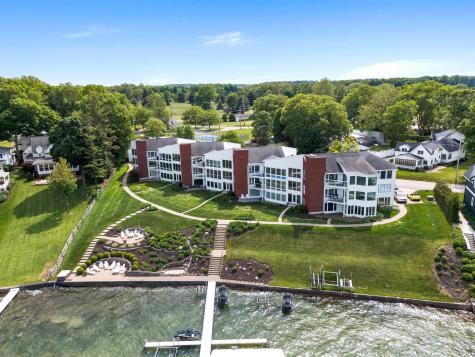 10660 N Southshore Drive Syracuse IN 46567