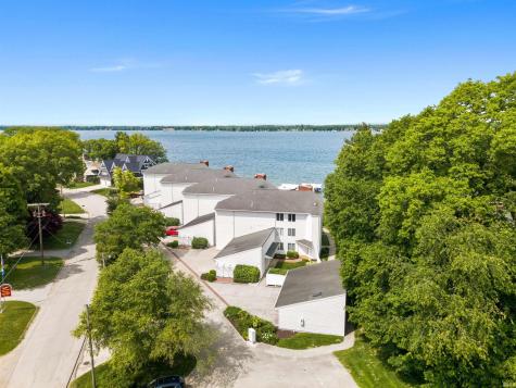 10660 N Southshore Drive Syracuse IN 46567