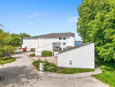 10660 N Southshore Drive Syracuse IN 46567
