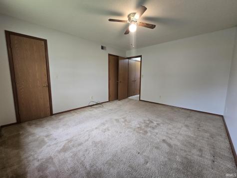 727 Riley Road Kendallville IN 46755