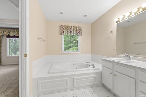 9415 Craig's Cove Fort Wayne IN 46804