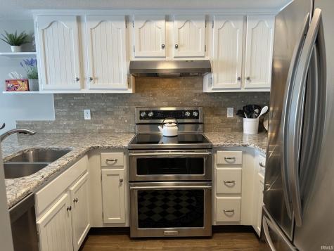 1725 Colonial Drive Rochester IN 46975