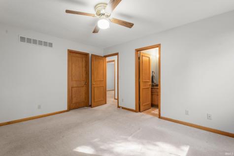 1960 Creekbank Lane South Bend IN 46635