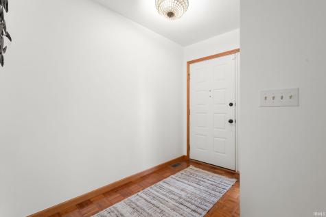 1960 Creekbank Lane South Bend IN 46635