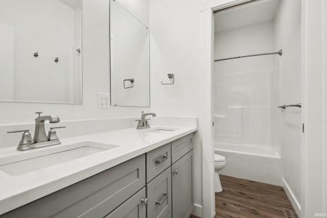 3391 Blarney Drive South Bend IN 46628