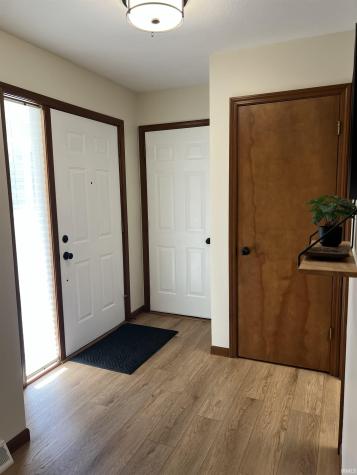 1503 -5 Kentfield Way Goshen IN 46526