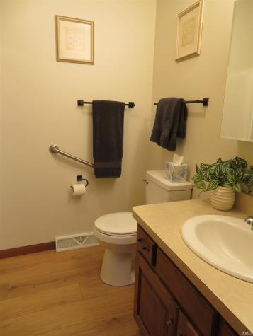 1503 -5 Kentfield Way Goshen IN 46526