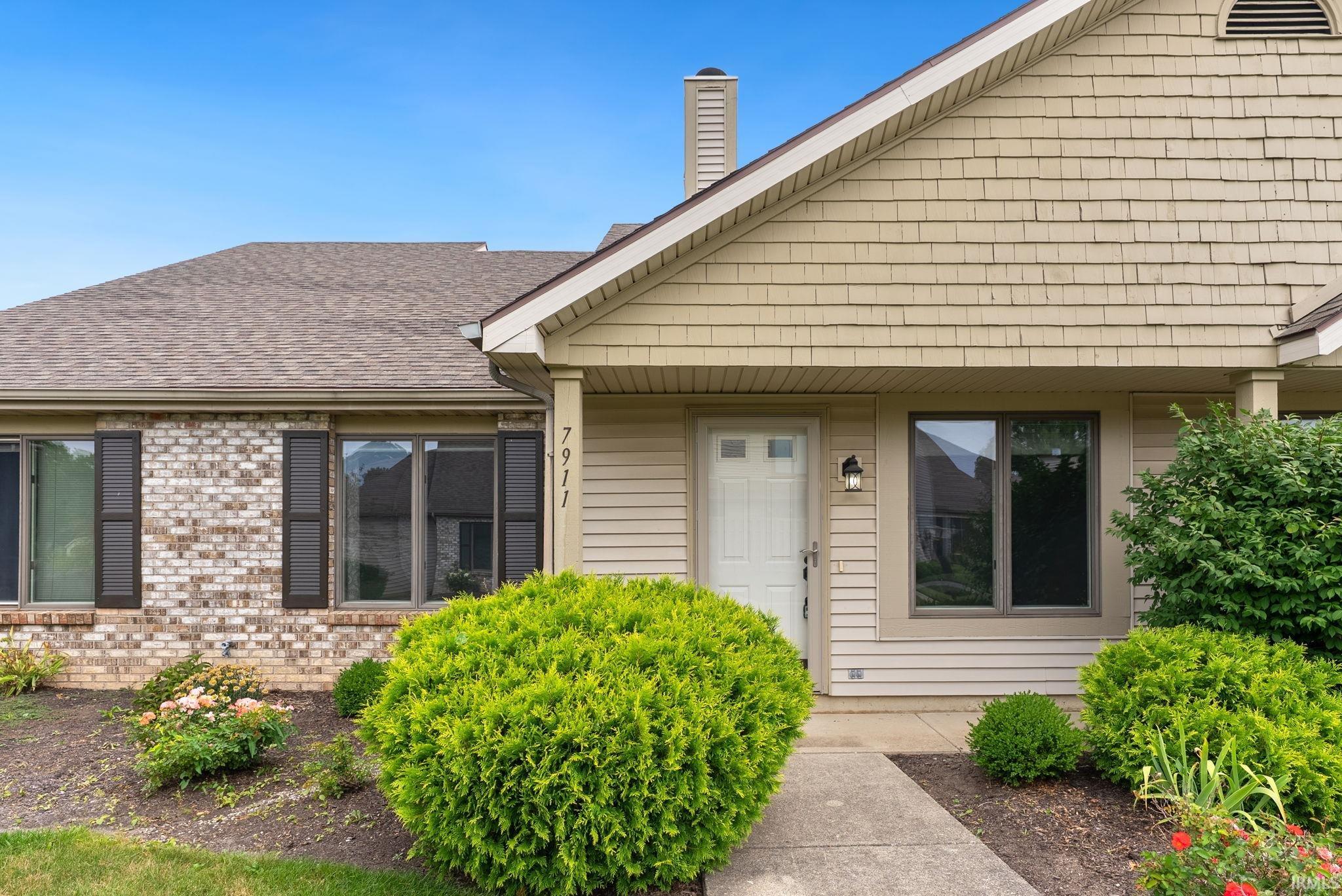 7911 Harrisburg Lane Fort Wayne IN 46835