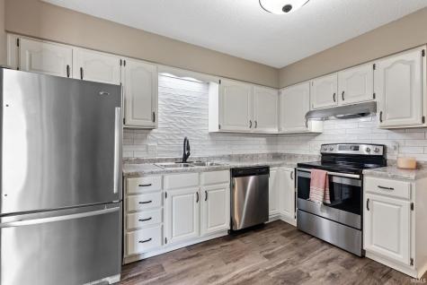 7911 Harrisburg Lane Fort Wayne IN 46835