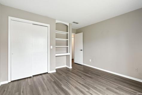 7911 Harrisburg Lane Fort Wayne IN 46835