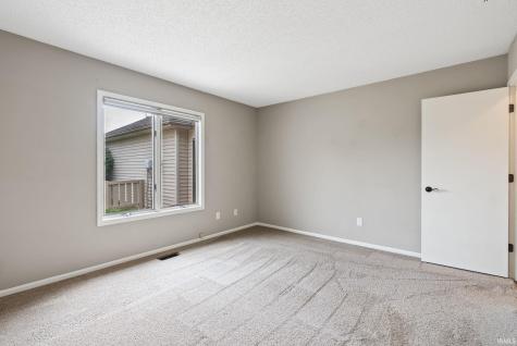 7911 Harrisburg Lane Fort Wayne IN 46835