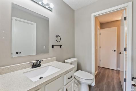 7911 Harrisburg Lane Fort Wayne IN 46835