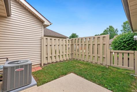 7911 Harrisburg Lane Fort Wayne IN 46835