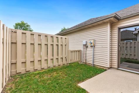 7911 Harrisburg Lane Fort Wayne IN 46835