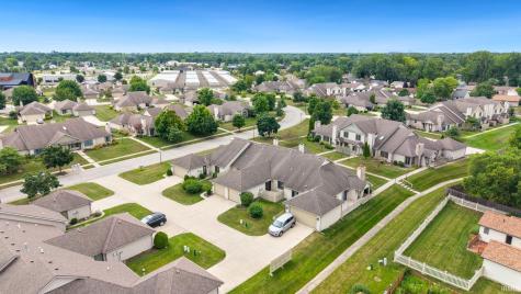 7911 Harrisburg Lane Fort Wayne IN 46835