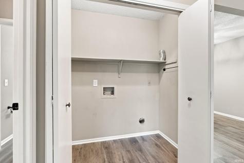 7911 Harrisburg Lane Fort Wayne IN 46835