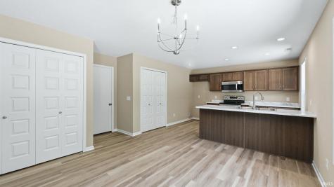 1403 E Boulder Run Columbia City IN 46725