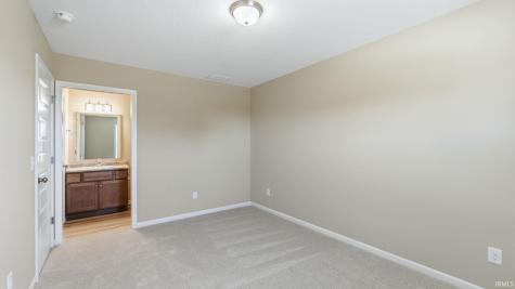 1403 E Boulder Run Columbia City IN 46725
