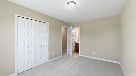 1403 E Boulder Run Columbia City IN 46725