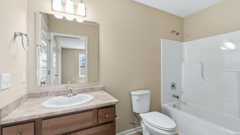 1403 E Boulder Run Columbia City IN 46725