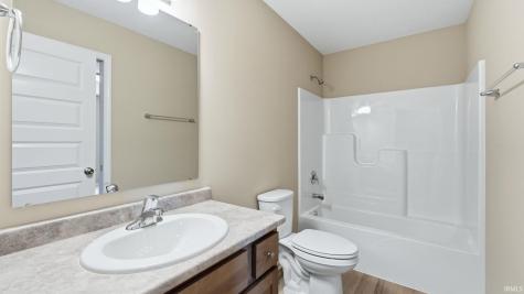 1403 E Boulder Run Columbia City IN 46725