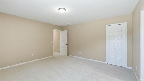 1403 E Boulder Run Columbia City IN 46725