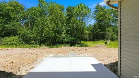 1403 E Boulder Run Columbia City IN 46725