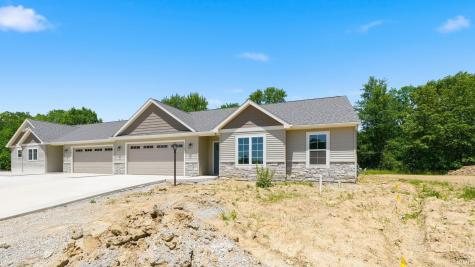 1403 E Boulder Run Columbia City IN 46725