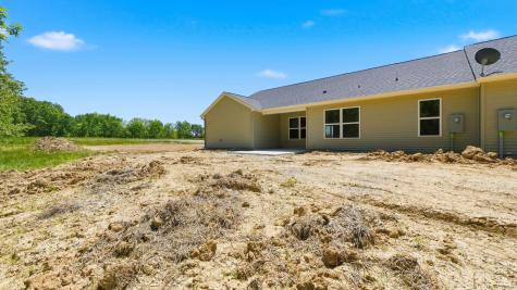 1403 E Boulder Run Columbia City IN 46725