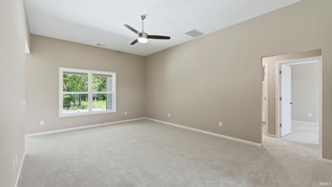 1403 E Boulder Run Columbia City IN 46725
