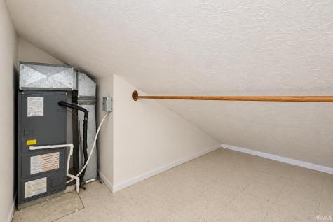 9012 S Pointe Ridge Lane Bloomington IN 47401