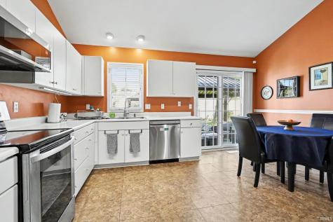 709 Villa Court South Bend IN 46614