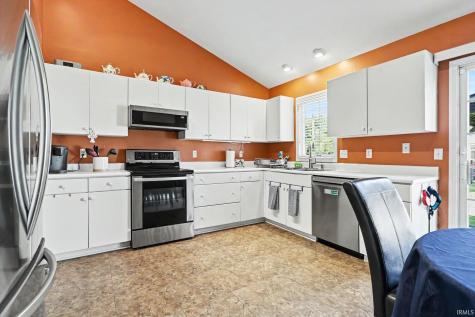 709 Villa Court South Bend IN 46614