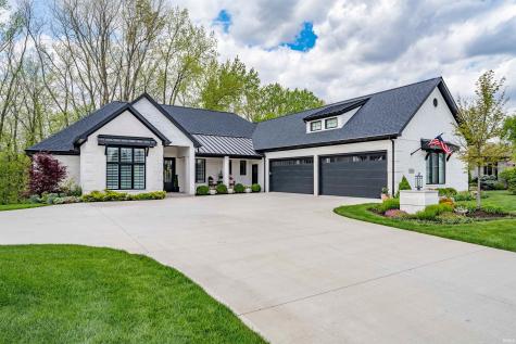 3912 Vermilion Cliffs Fort Wayne IN 46814
