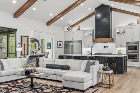 3912 Vermilion Cliffs Fort Wayne IN 46814