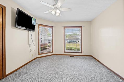 1903 Twin Oaks Lane Lafayette IN 47905