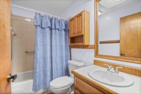 1903 Twin Oaks Lane Lafayette IN 47905