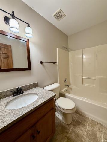 536 Tattersholl Court Fort Wayne IN 46804
