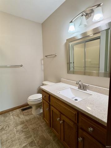 536 Tattersholl Court Fort Wayne IN 46804