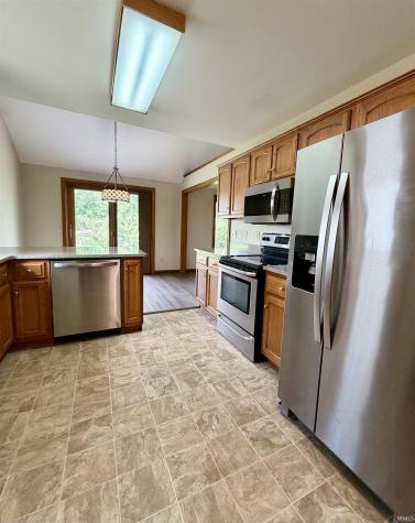 536 Tattersholl Court Fort Wayne IN 46804