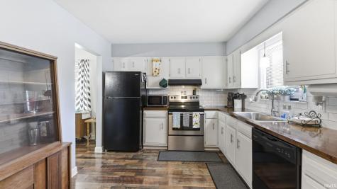 2102 Bayside Court Fort Wayne IN 46804